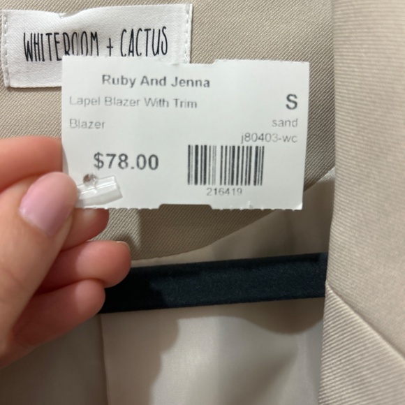 Blazer - Picture 4 of 4